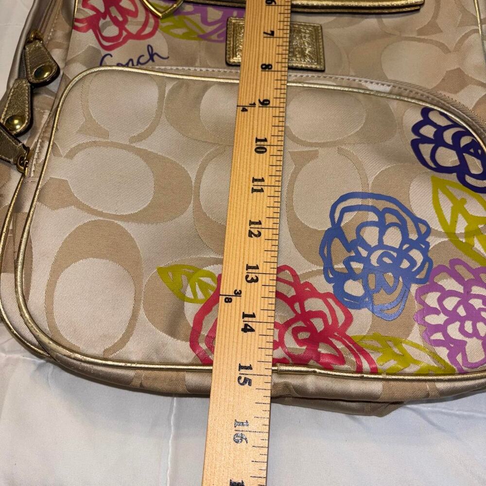 Coach Poppy Signature Backpack 2009-2011 great condition - Picture 6 of 7